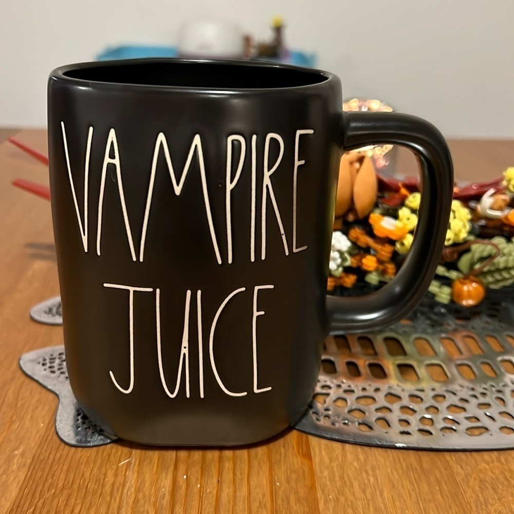 Rae Dunn VAMPIRE  JUICE Mug​​​​